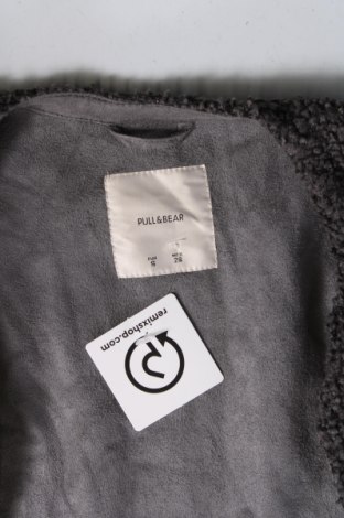 Дамско палто Pull&Bear, Размер S, Цвят Сив, Цена 32,10 лв.