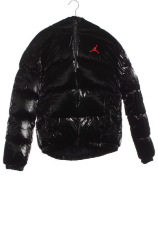 Детско яке Air Jordan Nike, Размер 15-18y/ 170-176 см, Цвят Черен, Цена 335,79 лв.