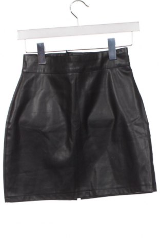 Kožená sukně  Trendyol, Velikost XS, Barva Černá, Cena  288,00 Kč