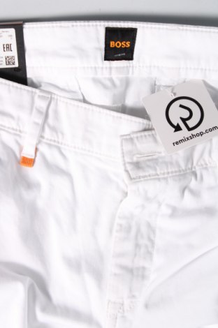 Мъжки панталон BOSS, Размер M, Цвят Бял, Цена 234,00 лв.