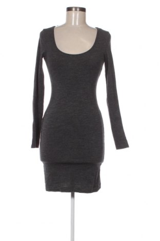 Šaty  H&M, Veľkosť XS, Farba Sivá, Cena  1,93 €