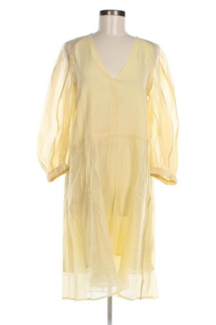Φόρεμα In Wear, Μέγεθος M, Χρώμα Κίτρινο, Τιμή 59,54 €