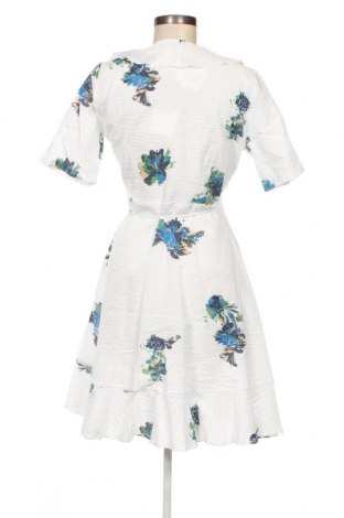 Kleid Just Female, Größe XS, Farbe Weiß, Preis 90,21 €