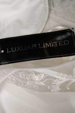 Рокля Luxuar Limited, Размер S, Цвят Бял, Цена 499,00 лв.