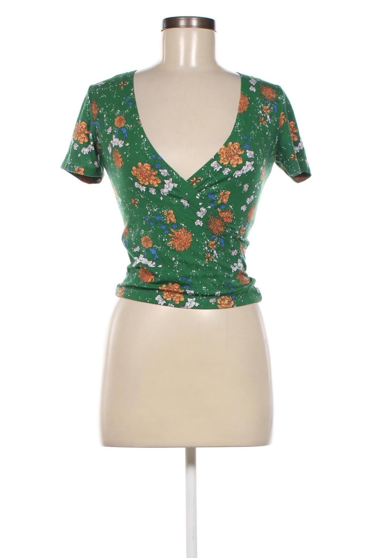 Дамска блуза Cropp, Размер XS, Цвят Многоцветен, Цена 12,96 лв.