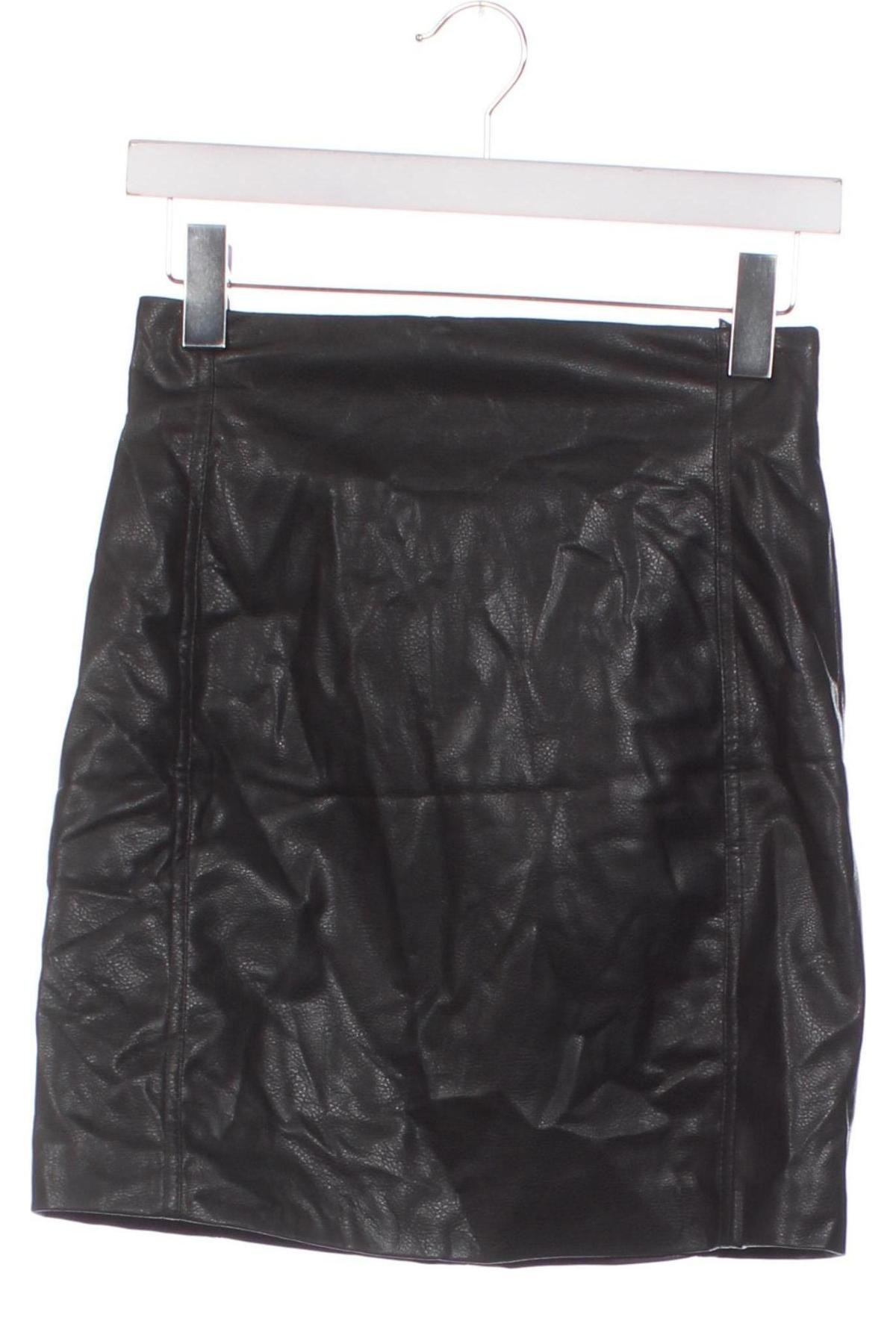 Kožená sukně  H&M, Velikost S, Barva Černá, Cena  60,00 Kč