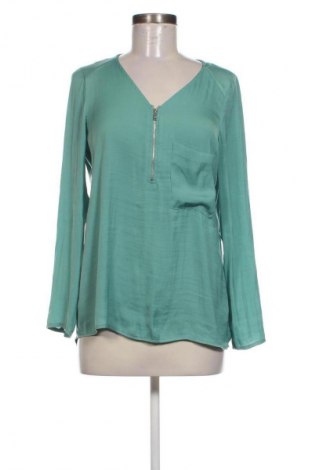 Damen Shirt Bershka, Größe M, Farbe Grün, Preis 2,99 €