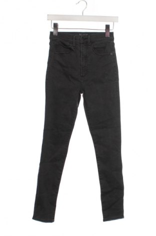 Blugi de femei Abercrombie & Fitch, Mărime XS, Culoare Negru, Preț 134,99 Lei