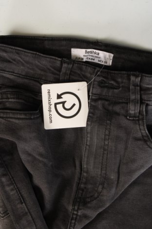 Γυναικείο Τζίν Bershka, Μέγεθος XS, Χρώμα Γκρί, Τιμή 17,99 €