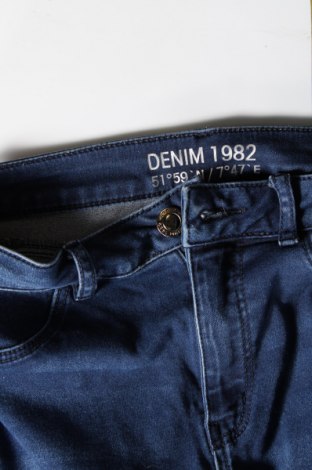 Γυναικείο Τζίν Denim 1982, Μέγεθος M, Χρώμα Μπλέ, Τιμή 15,00 €