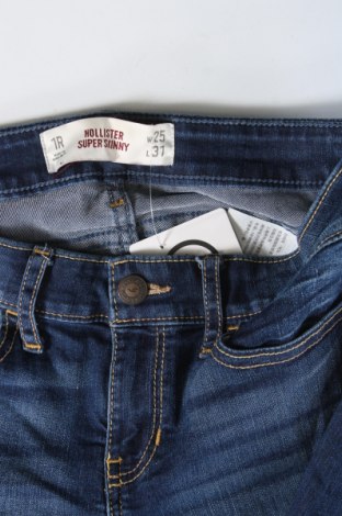 Damskie jeansy Hollister, Rozmiar XS, Kolor Niebieski, Cena 45,99 zł