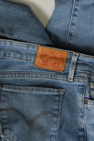 Дамски дънки Levi's, Размер M, Цвят Син, Цена 81,00 лв.