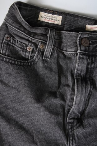 Дамски дънки Levi's, Размер XS, Цвят Сив, Цена 75,49 лв.