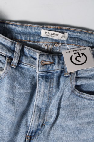 Damskie jeansy Pull&Bear, Rozmiar M, Kolor Niebieski, Cena 43,99 zł