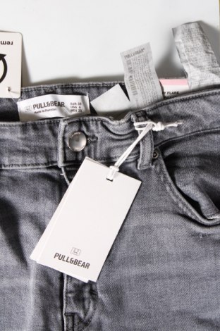 Blugi de femei Pull&Bear, Mărime M, Culoare Gri, Preț 90,22 Lei