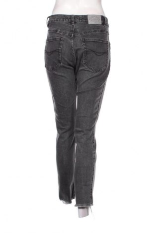 Damskie jeansy Pull&Bear, Rozmiar M, Kolor Czarny, Cena 43,99 zł