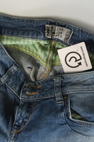 Damskie jeansy Zara Trafaluc, Rozmiar M, Kolor Niebieski, Cena 46,99 zł