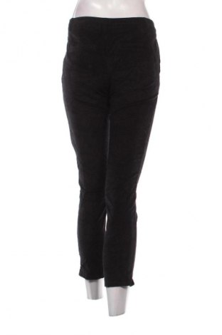 Pantaloni de velvet de femei United Colors Of Benetton, Mărime S, Culoare Negru, Preț 157,99 Lei