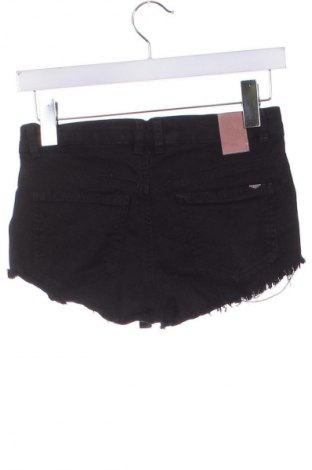 Damen Shorts Bershka, Größe XS, Farbe Schwarz, Preis 13,49 €