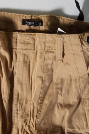 Damenhose Bershka, Größe M, Farbe Beige, Preis 20,49 €