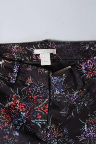 Pantaloni de femei H&M, Mărime XS, Culoare Multicolor, Preț 73,98 Lei