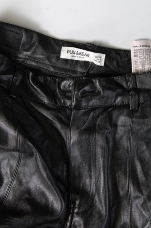 Γυναικείο παντελόνι Pull&Bear, Μέγεθος S, Χρώμα Μαύρο, Τιμή 6,99 €