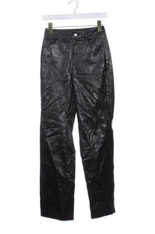 Pantaloni de femei Stradivarius, Mărime XXS, Culoare Negru, Preț 95,99 Lei