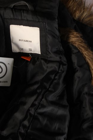 Damski płaszcz Pull&Bear, Rozmiar M, Kolor Czarny, Cena 202,30 zł