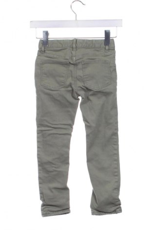 Kinderjeans H&M, Größe 5-6y/ 116-122 cm, Farbe Grün, Preis 10,99 €