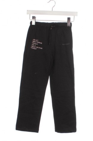 Pantaloni de trening, pentru copii Bekkin, Mărime 6-7y/ 122-128 cm, Culoare Negru, Preț 117,35 Lei