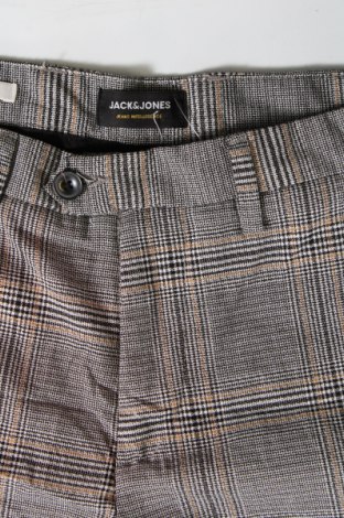 Pantaloni scurți de bărbați Jack & Jones, Mărime S, Culoare Gri, Preț 111,99 Lei