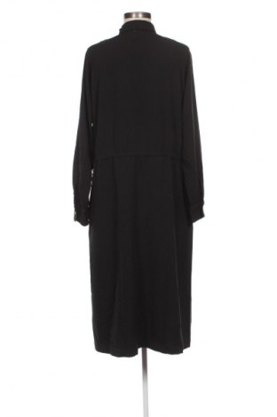 Kleid Numph, Größe M, Farbe Schwarz, Preis 25,99 €