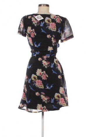 Kleid Yumi, Größe M, Farbe Mehrfarbig, Preis 33,99 €