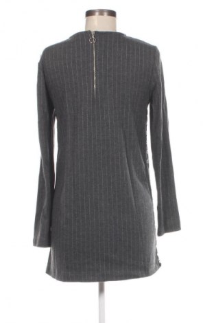 Kleid Zara Trafaluc, Größe M, Farbe Grau, Preis 17,49 €