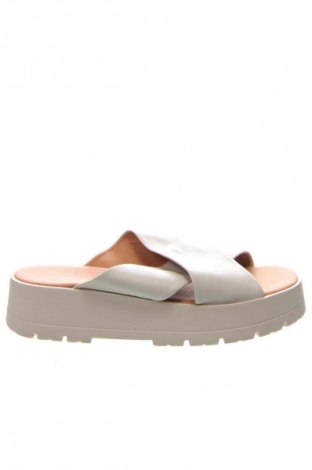 Чехли Aada Studios, Размер 39, Цвят Екрю, Цена 127,99 лв.