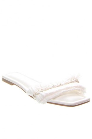 Чехли Primark, Размер 40, Цвят Бял, Цена 16,21 лв.