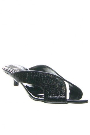 Чехли Skobien, Размер 37, Цвят Черен, Цена 93,99 лв.