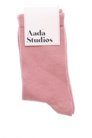 Socken Aada Studios, Größe S, Farbe Aschrosa, Preis 10,99 €