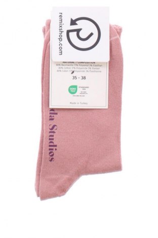 Socken Aada Studios, Größe S, Farbe Aschrosa, Preis 10,99 €