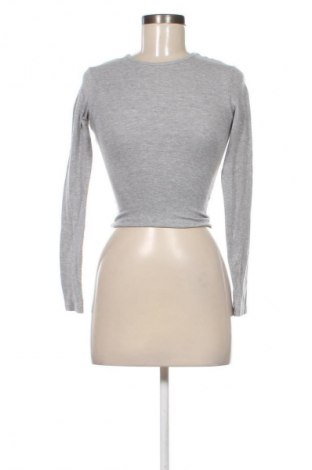Γυναικεία μπλούζα Bershka, Μέγεθος XS, Χρώμα Γκρί, Τιμή 10,00 €