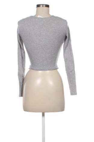 Γυναικεία μπλούζα Bershka, Μέγεθος XS, Χρώμα Γκρί, Τιμή 10,00 €