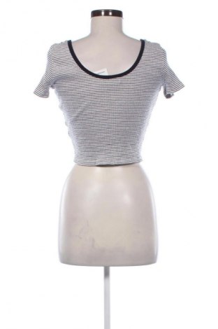 Дамска блуза Bershka, Размер L, Цвят Многоцветен, Цена 19,00 лв.