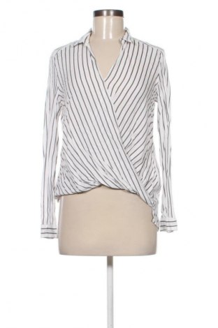 Γυναικεία μπλούζα Bershka, Μέγεθος S, Χρώμα Πολύχρωμο, Τιμή 12,93 €