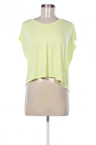 Дамска блуза Bershka, Размер M, Цвят Зелен, Цена 19,55 лв.