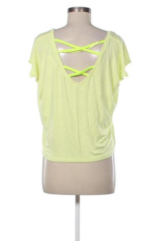 Дамска блуза Bershka, Размер M, Цвят Зелен, Цена 19,55 лв.