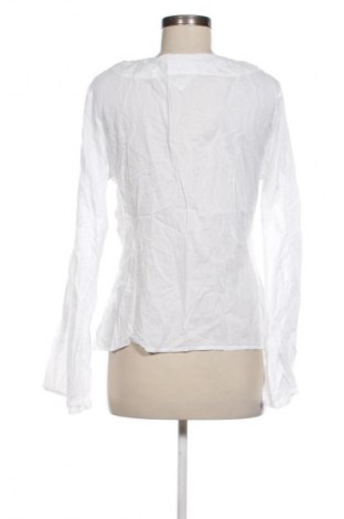 Γυναικεία μπλούζα Colours Of The World, Μέγεθος L, Χρώμα Λευκό, Τιμή 9,72 €