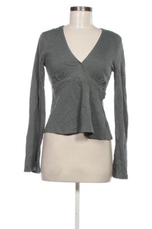 Damen Shirt Gina Tricot, Größe M, Farbe Grün, Preis 5,99 €