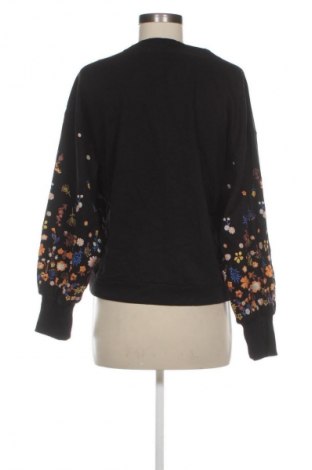 Γυναικεία μπλούζα ONLY, Μέγεθος M, Χρώμα Πολύχρωμο, Τιμή 3,99 €