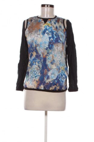 Dámská halenka Pull&Bear, Velikost S, Barva Vícebarevné, Cena  129,00 Kč