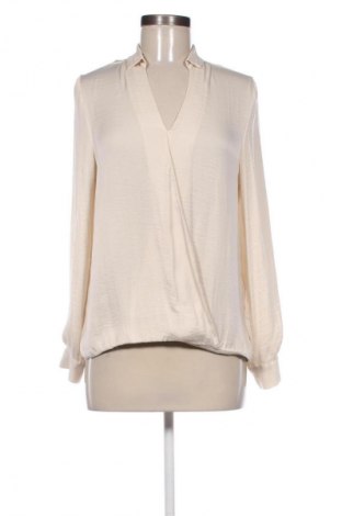 Damen Shirt Stradivarius, Größe S, Farbe Ecru, Preis € 9,72